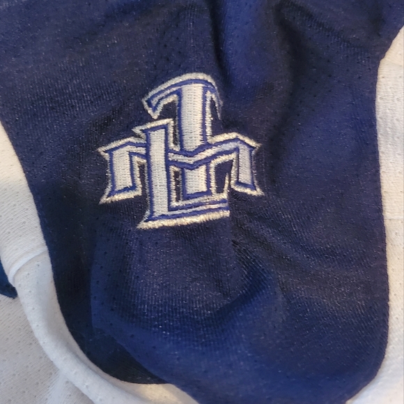 Toronto Maple Leaf Hockey Shirt, Kid's size 6x - Picture 5 of 6